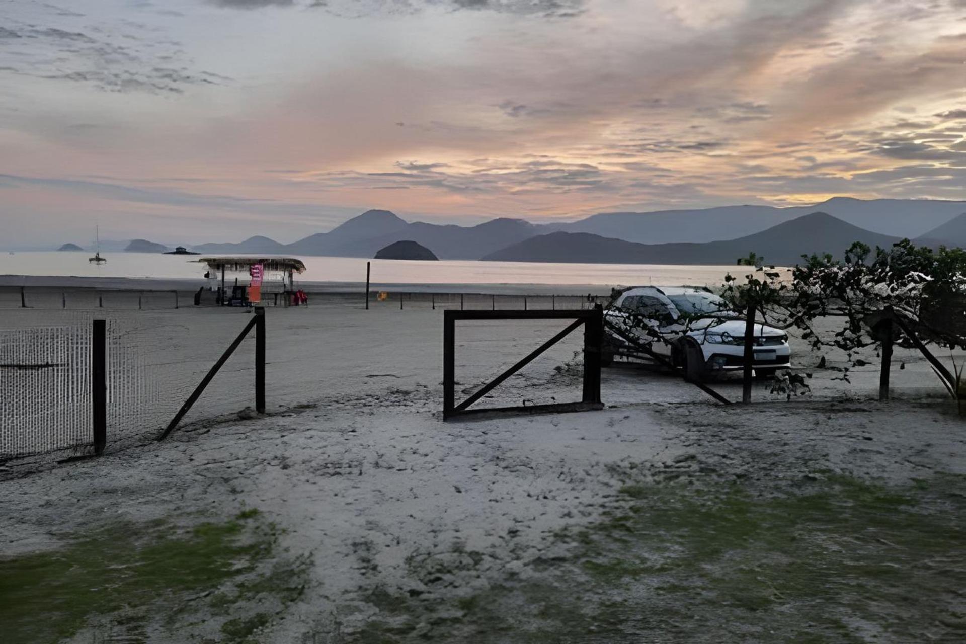 Frente Ao Mar Casa 42 Praia Do Estaleiro 乌巴图巴 外观 照片