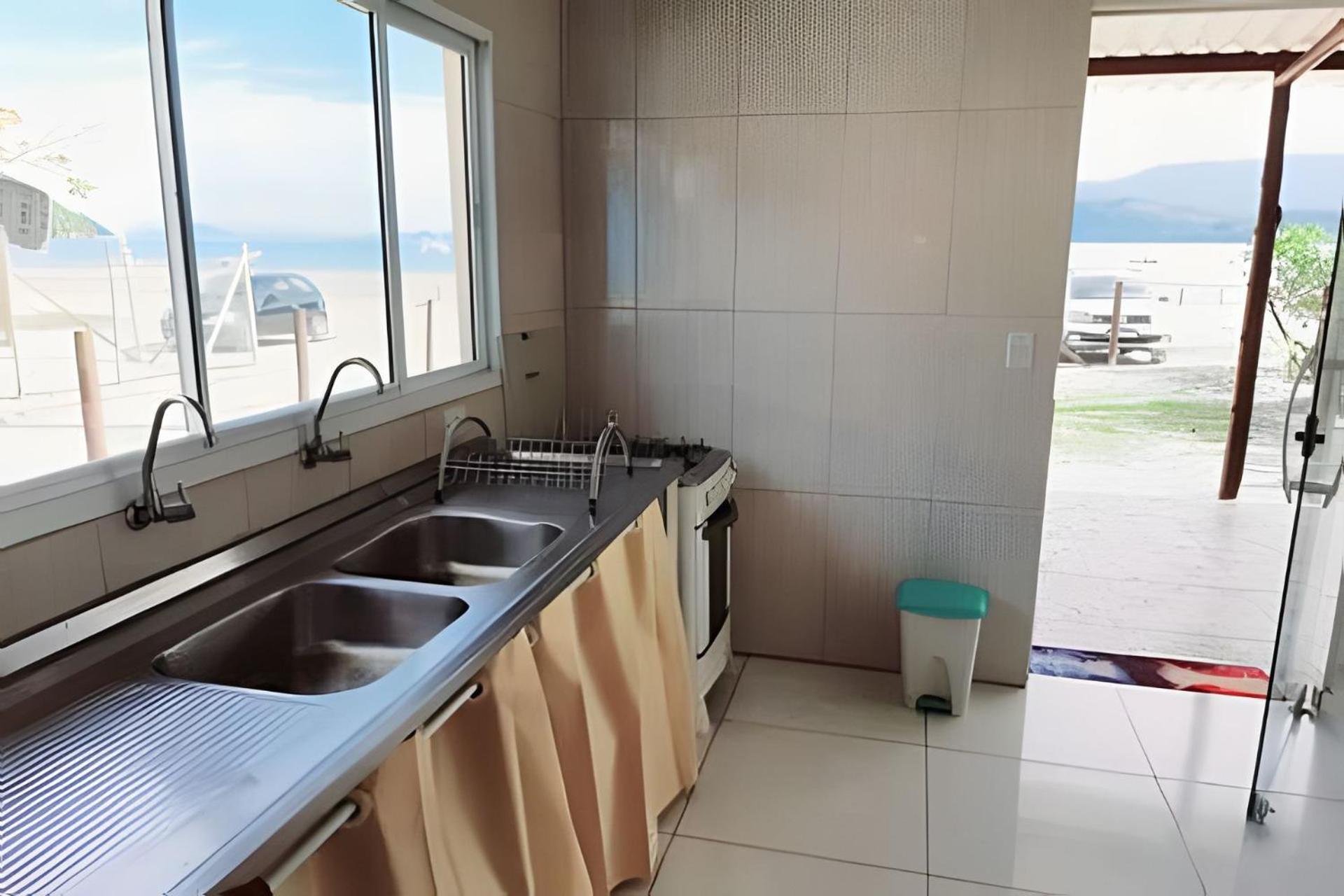 Frente Ao Mar Casa 42 Praia Do Estaleiro 乌巴图巴 外观 照片